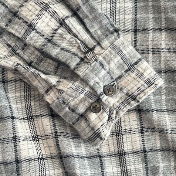 St. John's Bay Shirt Men's M Gray White Plaid Classic Fit Button-Down - Picture 5 of 6